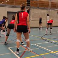 Nummer 11 tegen 12: Dames 1 verliest met 3-2 van Zaanstad