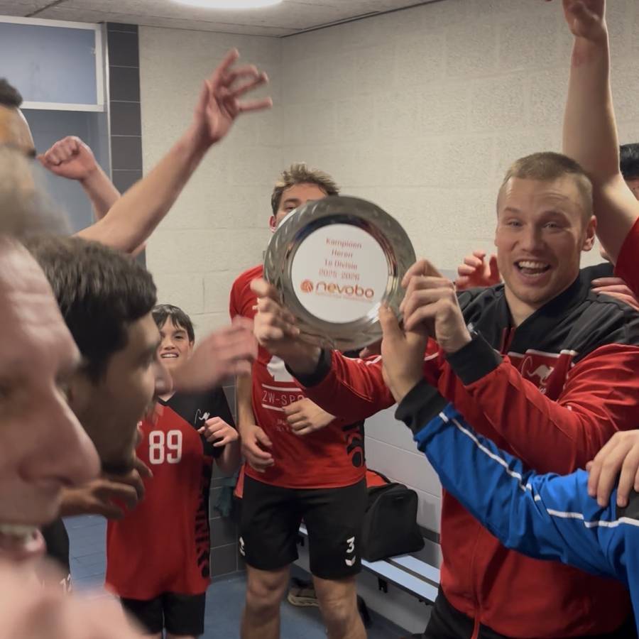 Heren 1 wint met 4-0 en kroont zich tot kampioen in de Eerste Divisie